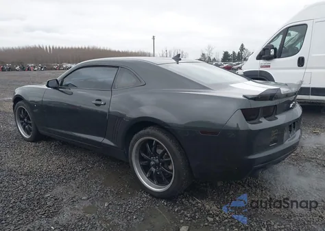 2013 Chevrolet Camaro 2Ls z USA, uszkodzony, nr VIN 2G1FA1E3XD9105164